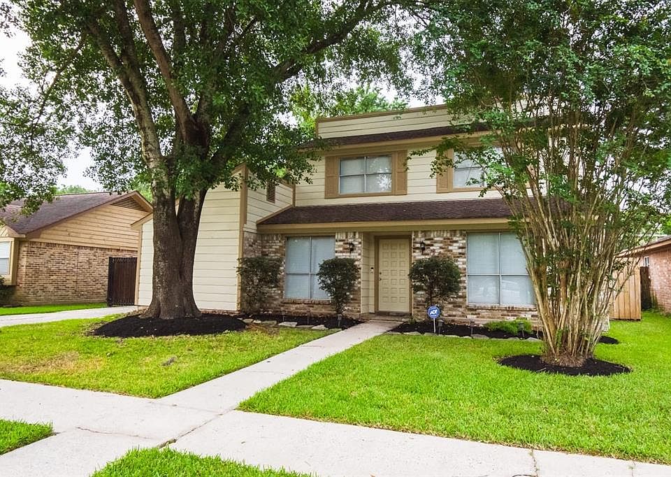 2nd image of 2422 Summer Spring Dr