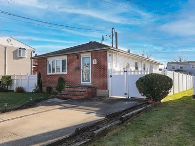 242 N Kings Avenue, Massapequa, NY, 11758