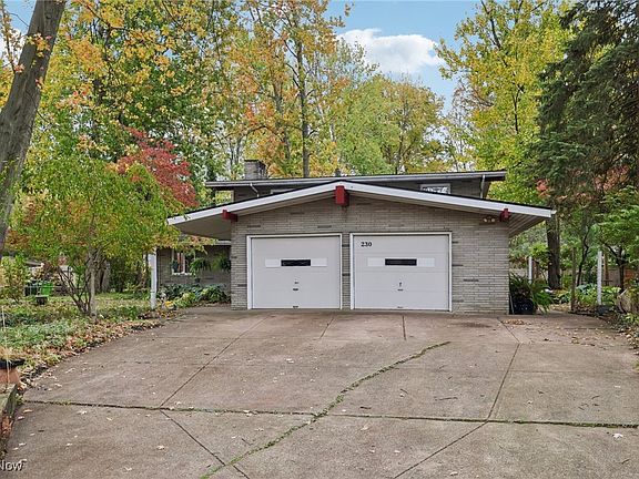 2nd image of 230 Glenview Dr