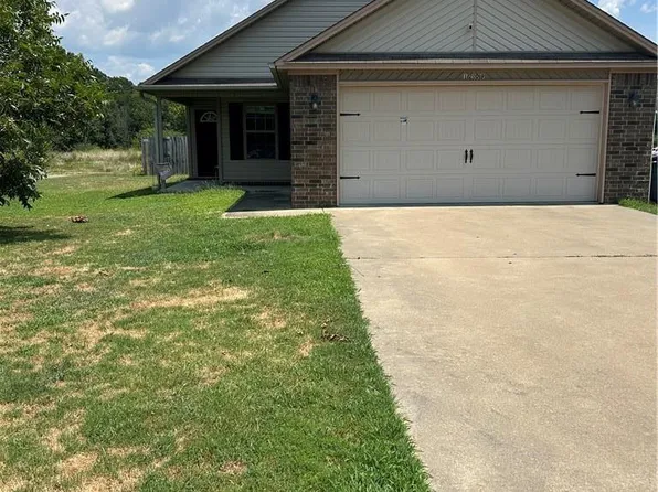 1209 S Pittsburg Ave, Russellville, AR 72802