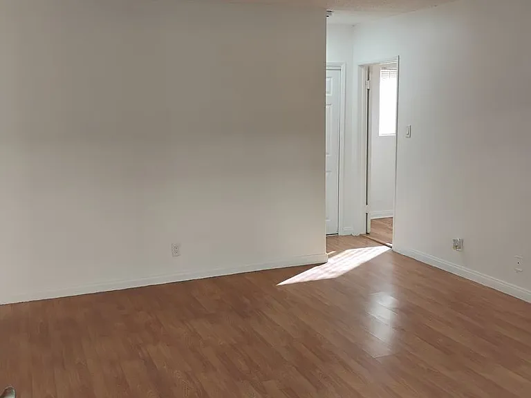 14129 Vanowen St — Photo 5