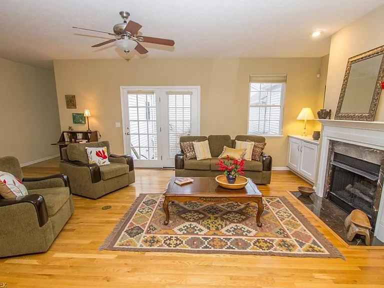 8430 Chester Pkwy — Photo 2