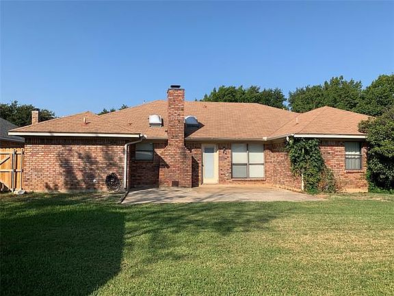 3rd image of 7640 Jill Ct