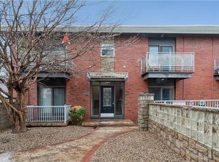 4203 Clark Ave APT 4, Kansas City, MO 64111