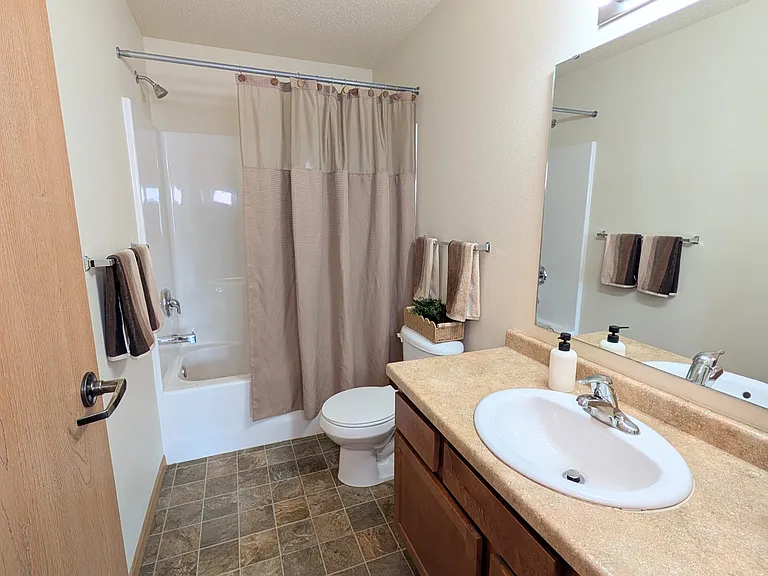 Amber Ridge Apartments — Photo 22