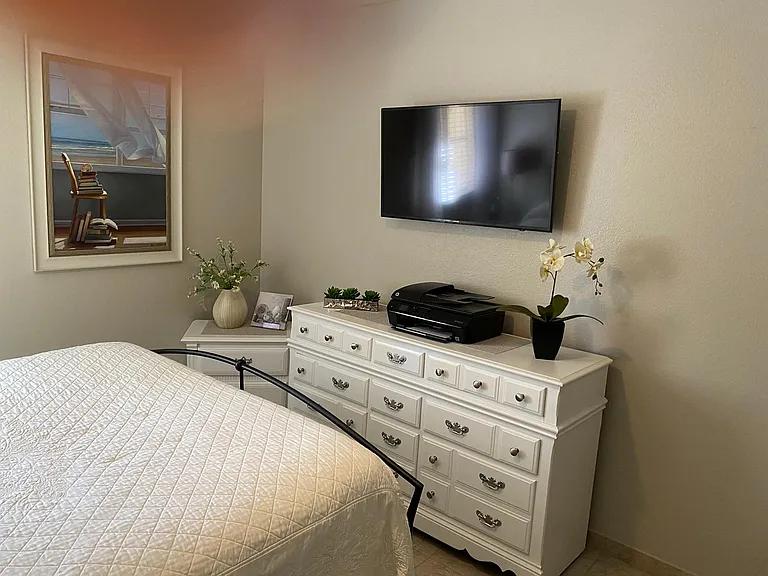 840 S Langley Ave #102 — Photo 10
