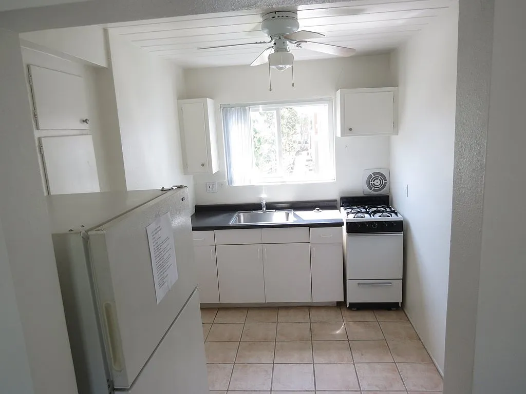 Studio, 350 sqft, $1,550 — Photo 1