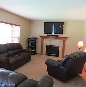 5th image of 2128 Reserve Cir