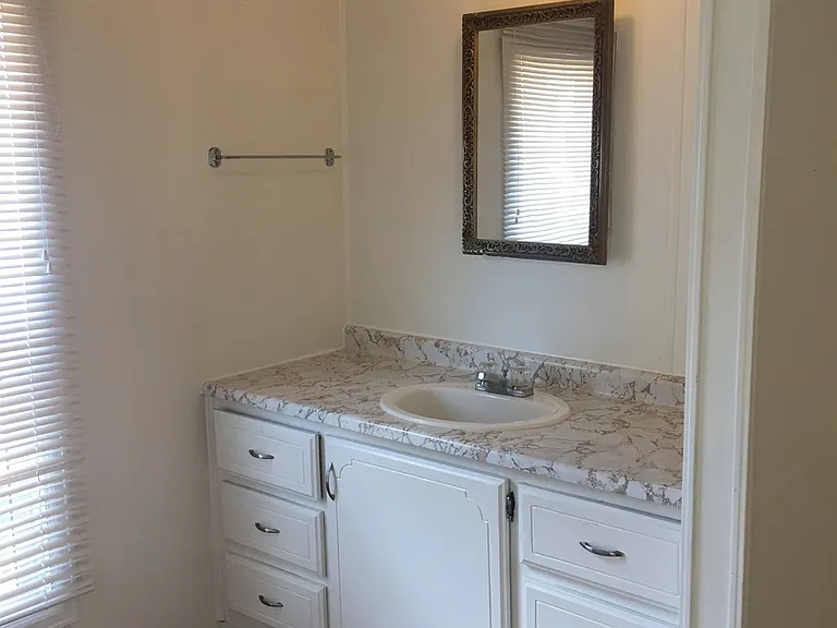 1053 Caroline Ct — Photo 14