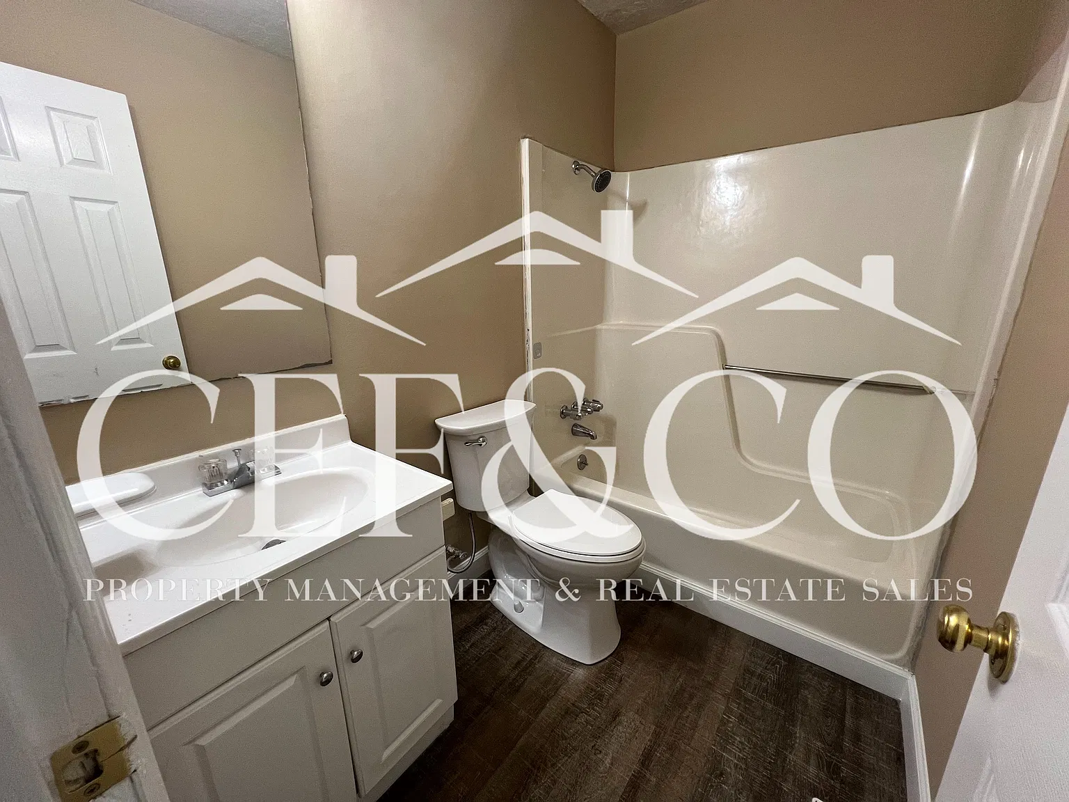2 bed, 950 sqft, $825 — Photo 3
