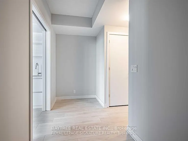 2221 Yonge St #1701 — Photo 2