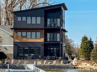 8676 Cherry Point Rd, Manitou Beach, MI 49253