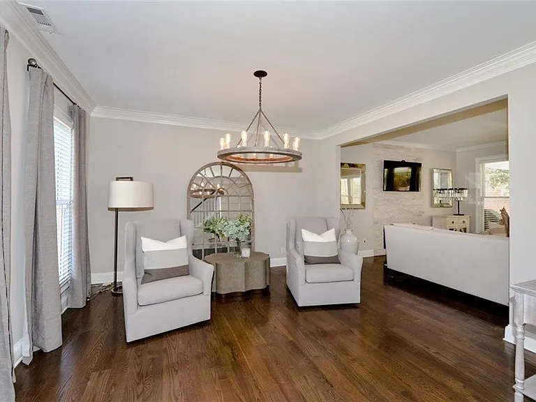 310 Windsor Gate Cv — Photo 15