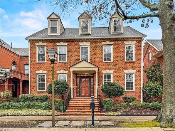 712 Botetourt Gdns, Norfolk, VA 23507