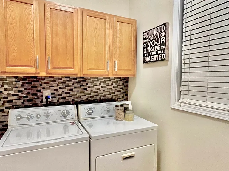 1105 Goldenview Ct — Photo 6