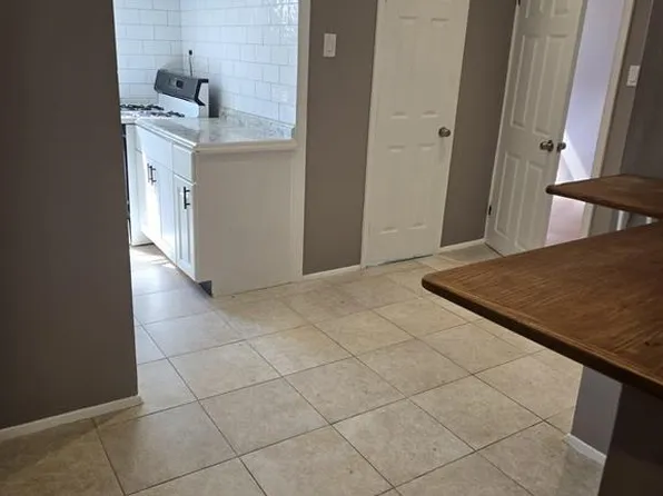 401 4th Street image 4 of 11