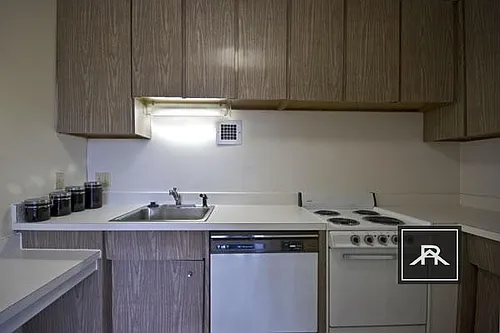 127 Chiswick Rd #309 Photo 1