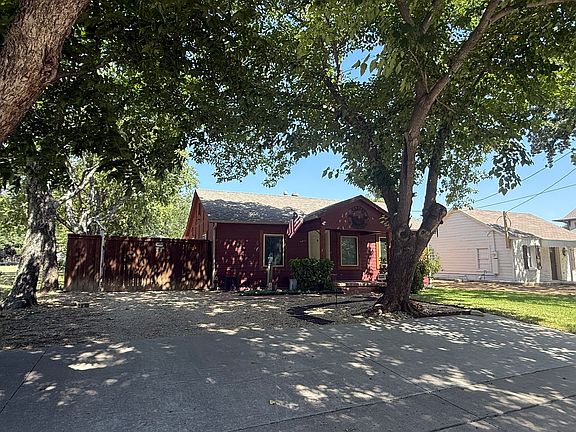 2nd image of 528 S Coppell Rd