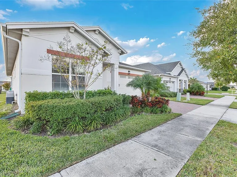 5092 Twin Lakes Blvd — Photo 2