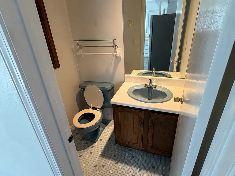 39B Belmont Cir #B — Photo 9