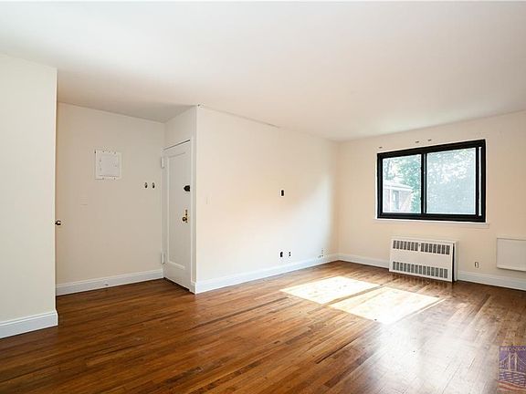 3rd image of 23 Lawrence Dr APT C