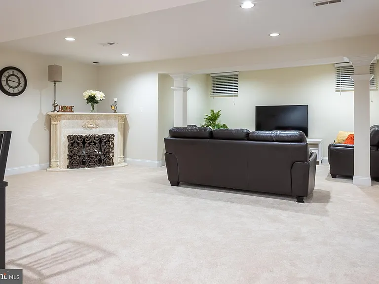 4705 Rippling Pond Dr — Photo 11