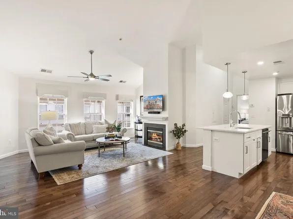 11575 Cavalier Landing Ct Unit 403, Fairfax, VA 22030