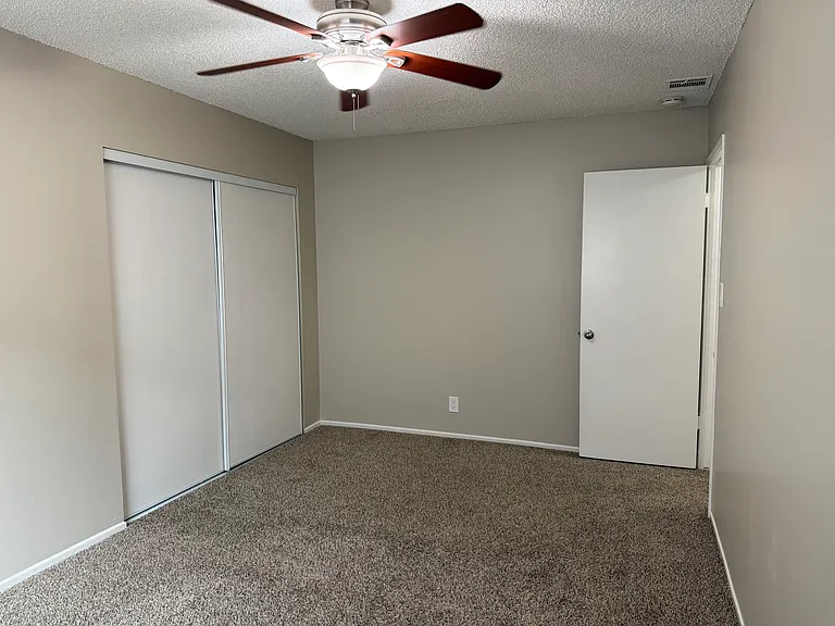 325 E Amerige Ave #A — Photo 38