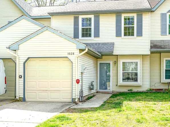 1028 Baywood Dr, Williamstown, NJ 08094