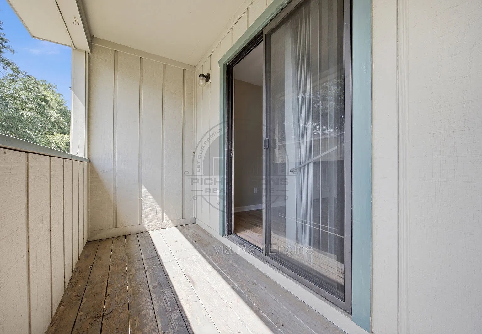 1 bed, 1.0 bath, $875 — Photo 3
