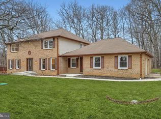 2 Houndstooth Ct, Owings Mills, MD 21117