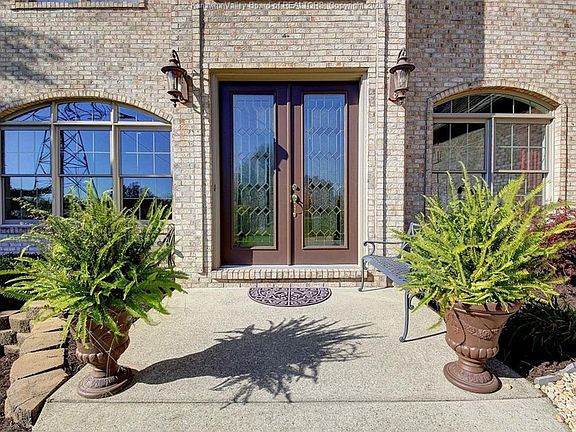 3rd image of 426 Woodbridge Dr