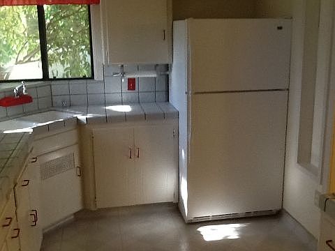 5th image of 2124 N Thorne Ave