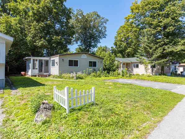 21 Maplewood Ave, Beckwith, ON K7C 0S5
