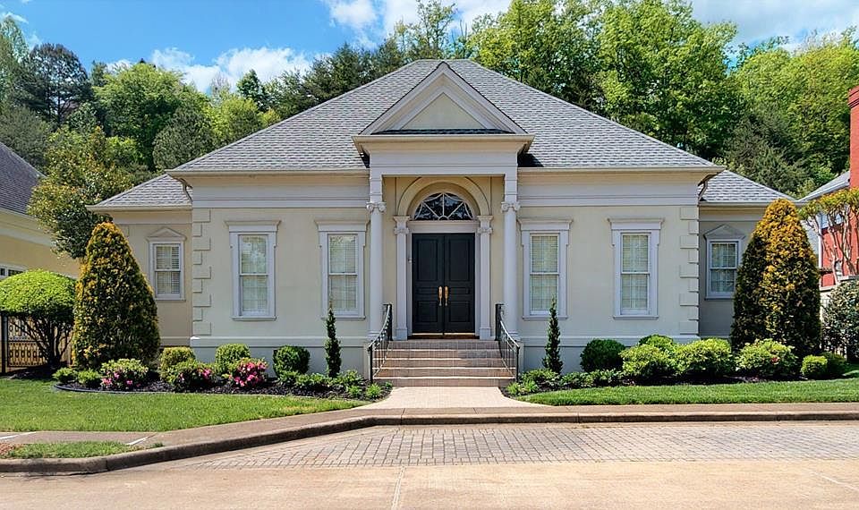 1st image of 537 Stafford Ave NW