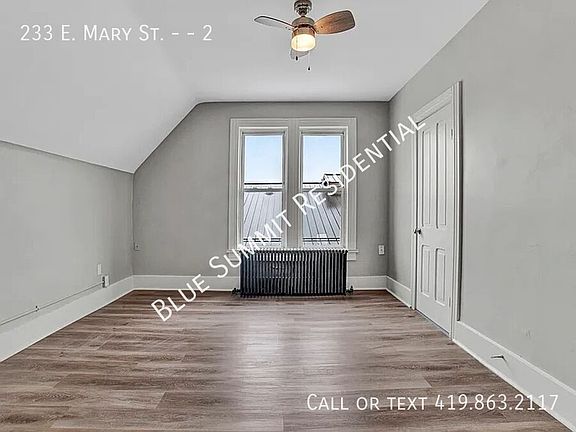 4th image of 233 E Mary St #2