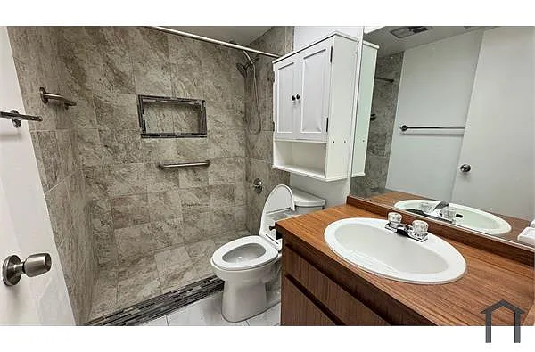 Building Photo - 3087 Saint Clair Ave #B