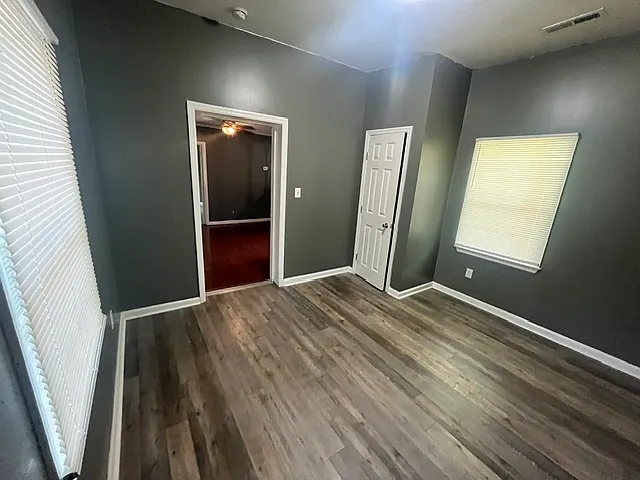 3 bed, 1075 sqft, $1,300 — Photo 3