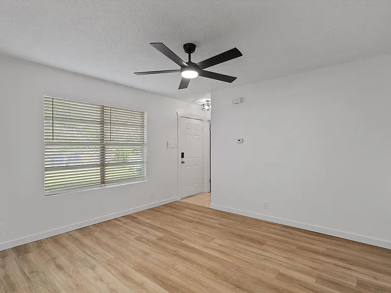5700 Cherry Park — Photo 6
