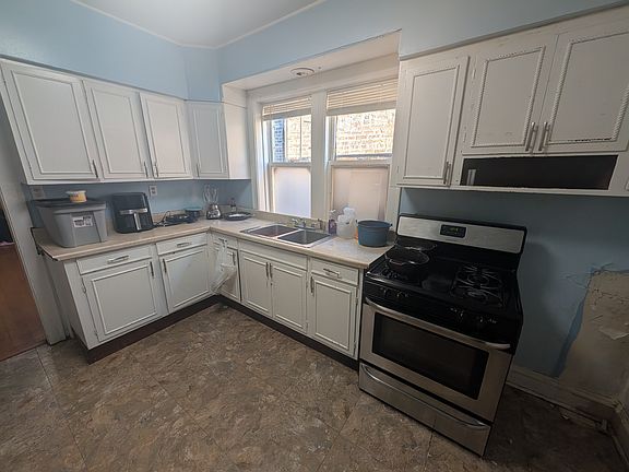 2nd image of 6430 N Claremont Ave #3