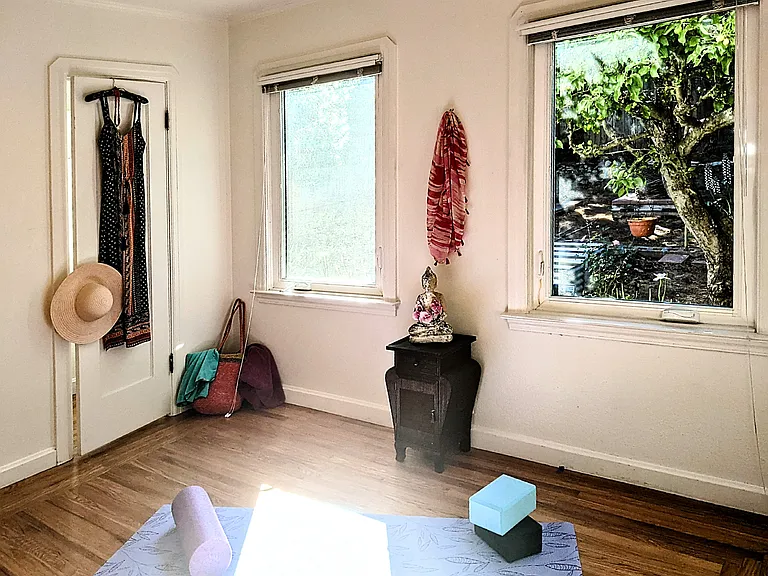 Daniels Ave — Photo 17