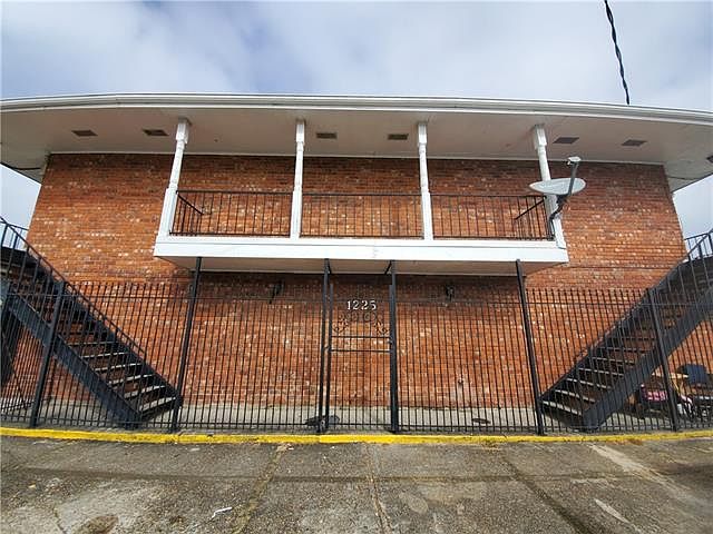 1st image of 1225 Truxton St #24