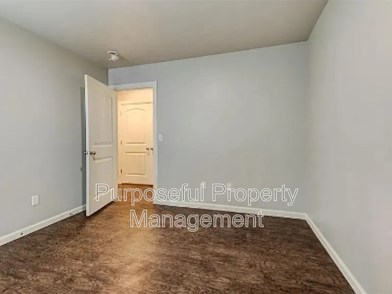 4313 Edinburg Way — Photo 21