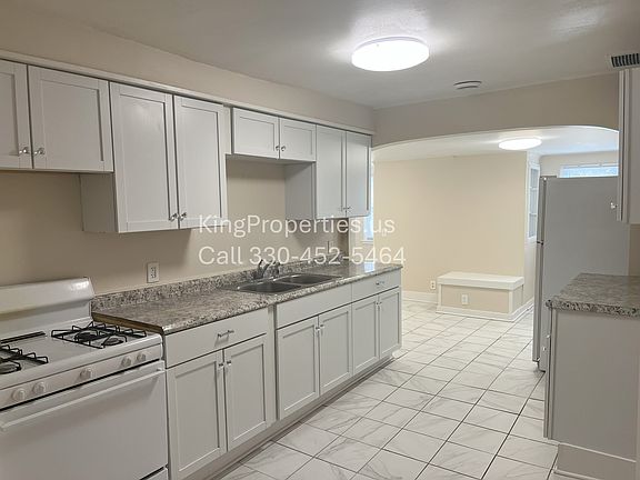 4th image of 1220 Market Ave N #5