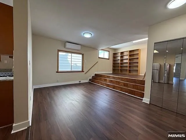 234 Paterson Ave — Photo 11