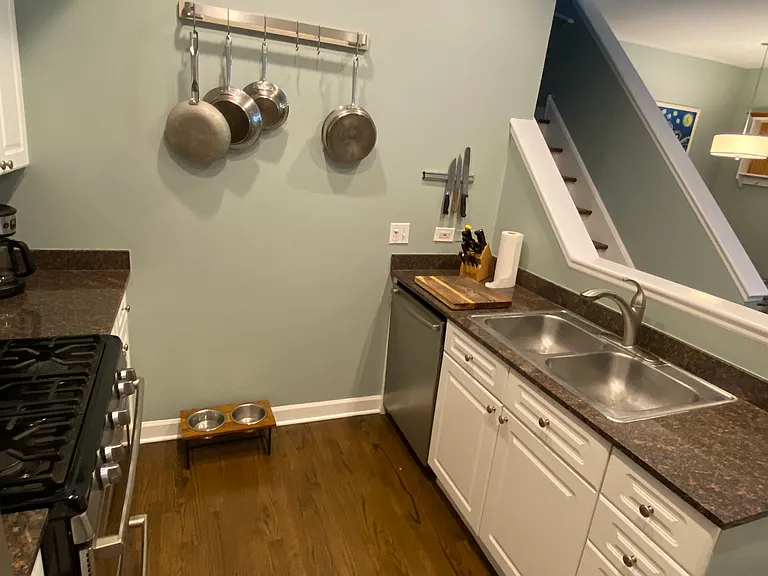 3725 N Sheffield Ave — Photo 5