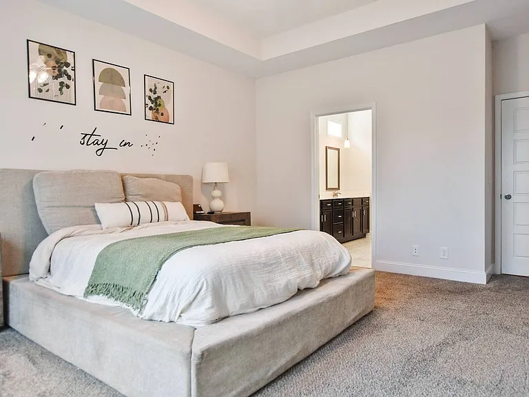 1462 Citadel Dr — Photo 8