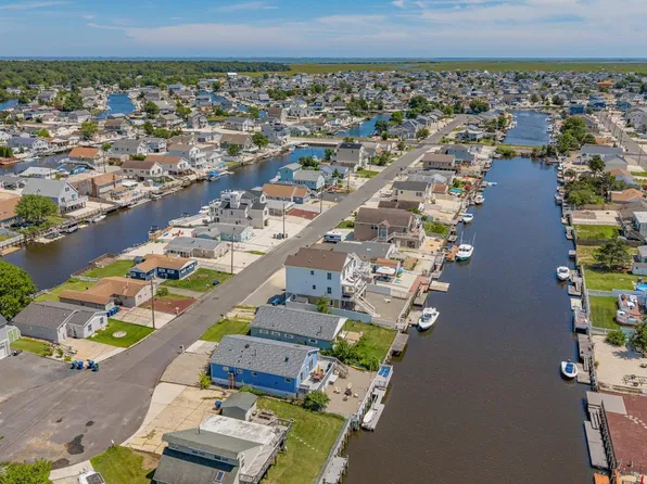 33 W Mullica Rd, Little Egg Harbor, NJ 08087