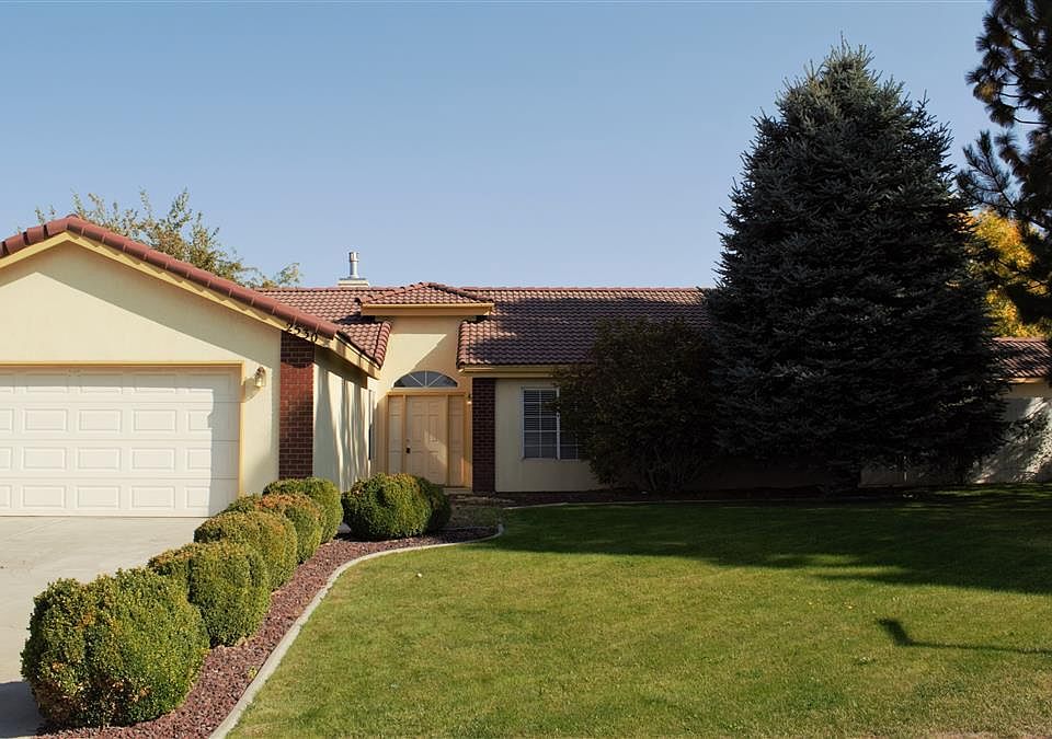 1st image of 2530 Royal Palm Ave