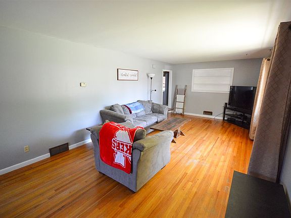 3rd image of 524 W Spruce St